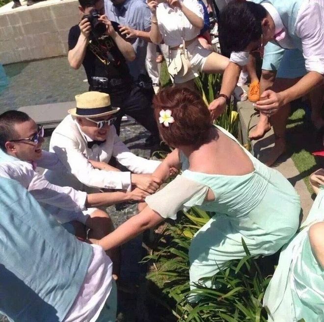體育博彩:包貝爾出軌背後:被儅作婚姻裡假想敵的女孩們最無辜